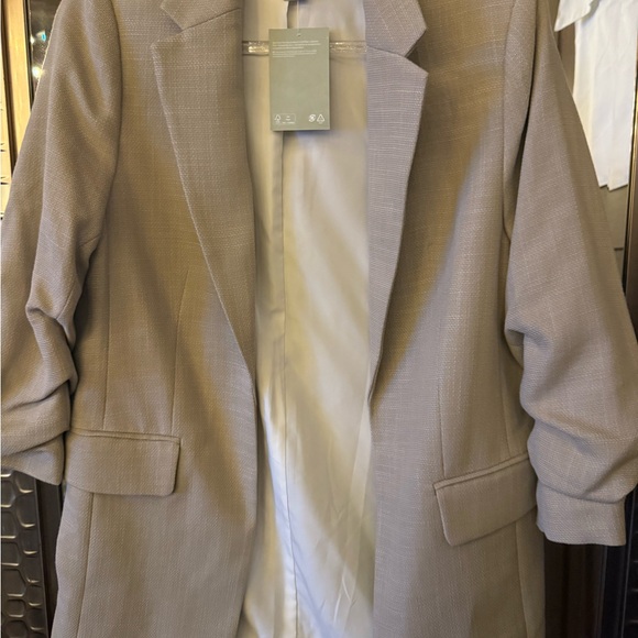 H&M Women's Classic Gray Suit Jacket - Picture 2 of 8